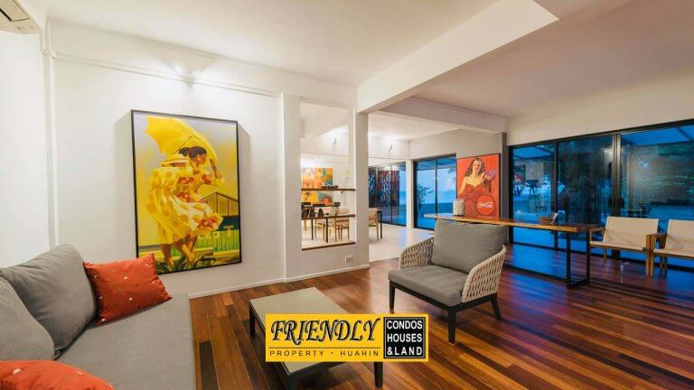 ขายทาวน์เฮ้าส์ติดทะเลชะอำ 3 ชั้น 4 ห้องนอน 4 ห้องน้ำ ราคา 13,500,000 บาท รูปที่ 1