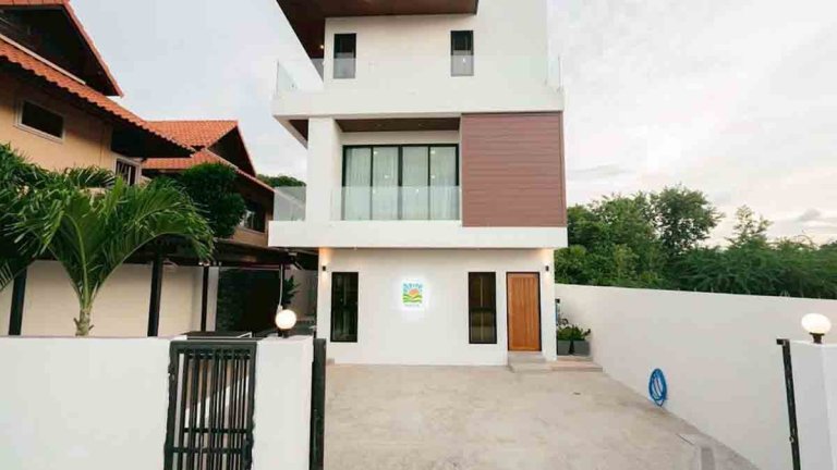 ขายบ้านพักพูลวิลล่าที่หัวหิน 300 ตร.ม. 3 ชั้น 4 ห้องนอน 5 ห้องน้ำ ฿17,000,000 รูปที่ 1